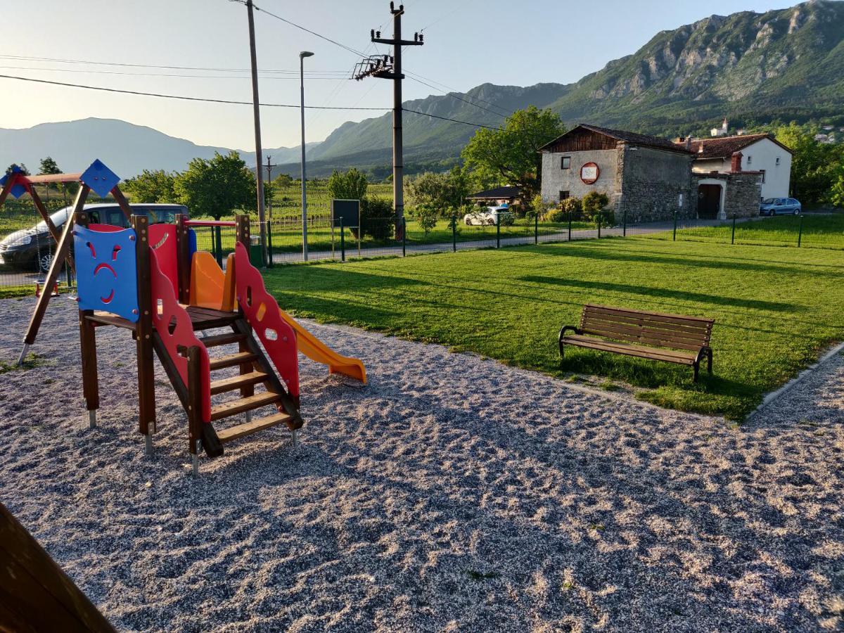 Small House In Vipava Valley מראה חיצוני תמונה